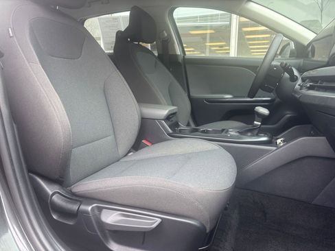 Used 2025 Kia K4 LXS image 27