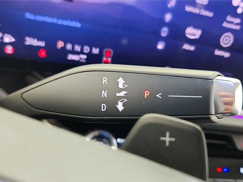 Used 2024 Buick Envision Preferred AWD/4WD image 19