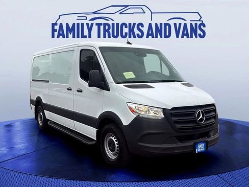 Used 2021 Mercedes-Benz Sprinter 2500 image 7