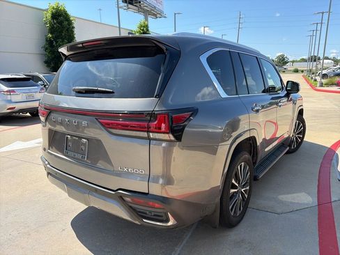 Used 2024 Lexus LX 600 4WD w/ Interior Upgrade Package image 3