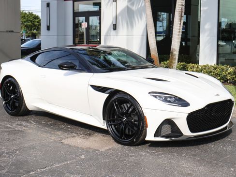Used 2019 Aston Martin DBS Superleggera image 4