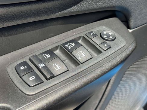 Used 2019 Jeep Cherokee Trailhawk AWD/4WD image 16