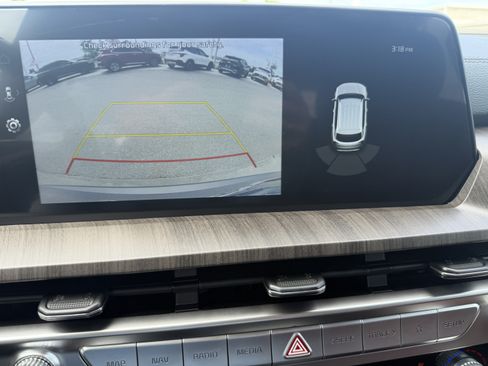 Certified 2024 Kia Telluride EX w/ EX Captain's Chair Package FWD image 22