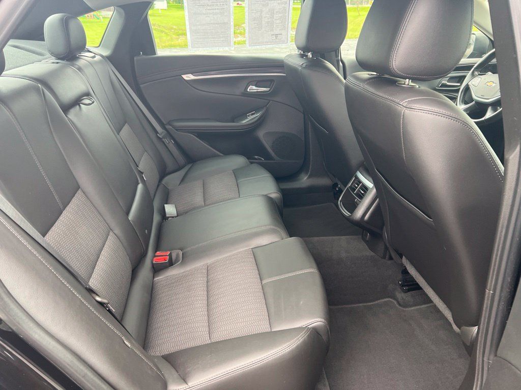 Used 2018 Chevrolet Impala LT FWD image 27