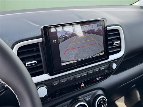 New 2025 Hyundai Venue Limited image 16