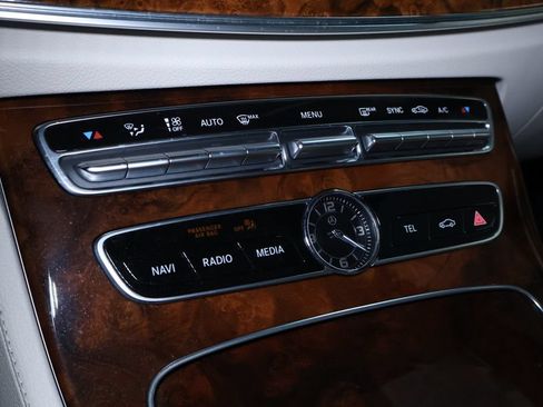 Used 2019 Mercedes-Benz E 300 4MATIC image 33