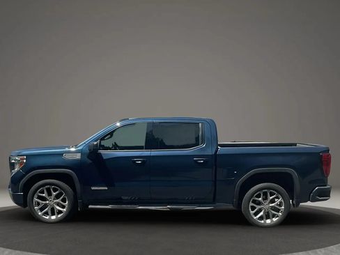 Used 2020 GMC Sierra 1500 Elevation w/ Elevation Value Package RWD image 2