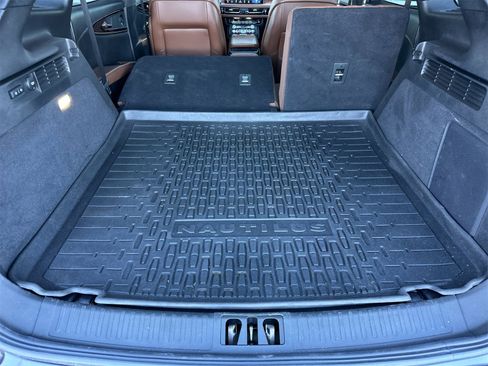 Used 2022 Lincoln Nautilus Reserve image 15