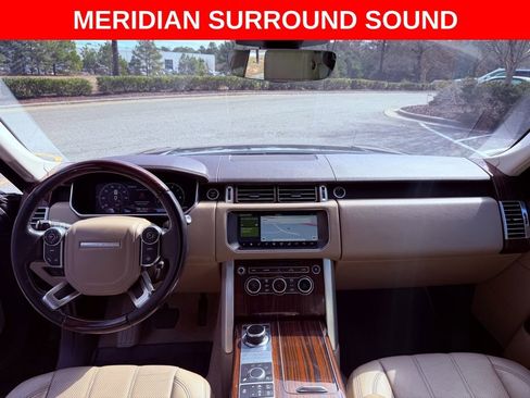 Used 2017 Land Rover Range Rover HSE image 10