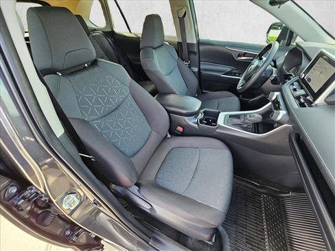 Used 2025 Toyota RAV4 XLE w/ Convenience Package FWD image 19