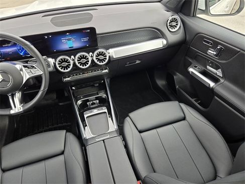 Used 2024 Mercedes-Benz EQB 300 300 image 33