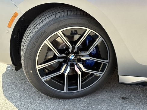 Used 2025 BMW 740i xDrive 740i xDrive image 7