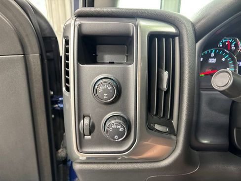 Used 2018 Chevrolet Silverado 1500 LT w/ Trailering Package AWD/4WD image 29