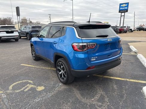 Used 2024 Jeep Compass Limited image 5