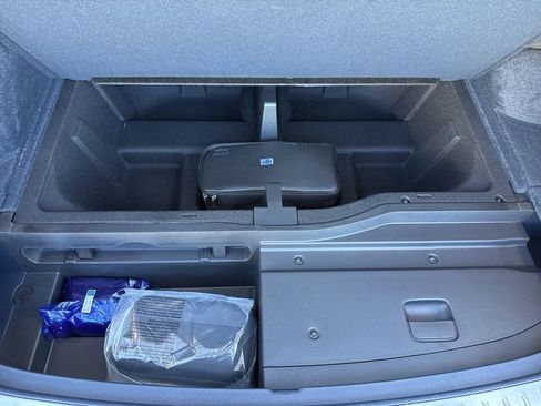 Used 2023 Genesis GV80 2.5T w/ Prestige 20" Package image 8