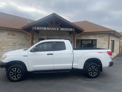 Used 2013 Toyota Tundra 4x4 Double Cab image 2