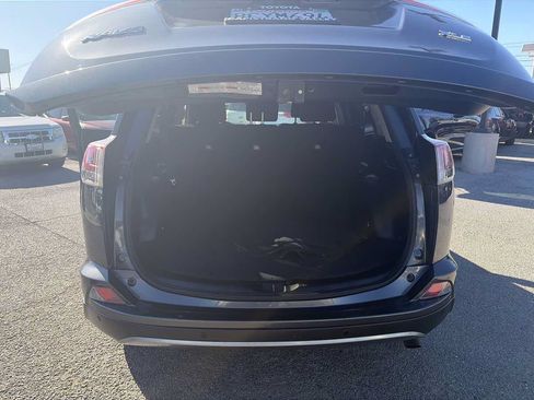 Used 2018 Toyota RAV4 XLE FWD image 16