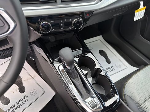 New 2026 Chevrolet Trax LT w/ LT Convenience Package image 20