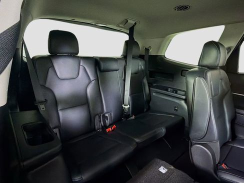 Used 2025 Kia Telluride S FWD image 32