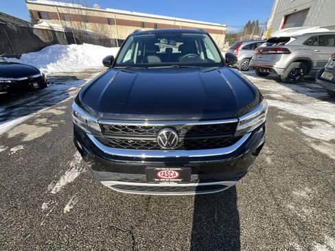 Used 2022 Volkswagen Taos SE image 5