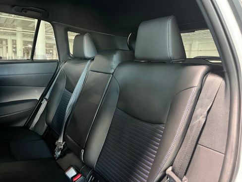 Used 2025 Toyota Corolla Cross AWD Hybrid w/ Convenience Package image 38