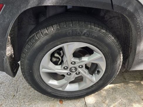 Used 2022 Hyundai Tucson SE image 11