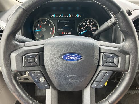 Used 2019 Ford F150 XLT w/ Equipment Group 302A Luxury AWD/4WD image 19