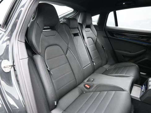 New 2026 Porsche Panamera image 25
