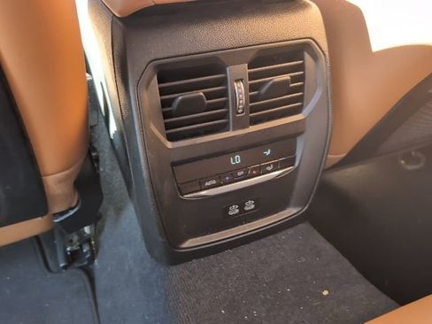 Used 2022 BMW 330i Sedan w/ M Sport Package image 28