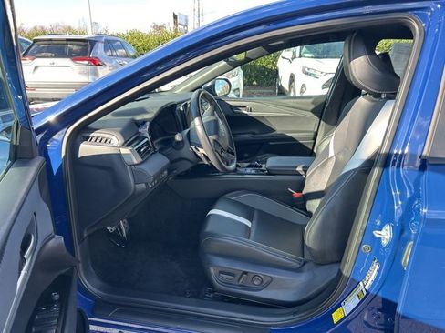 Used 2025 Toyota Camry SE image 13