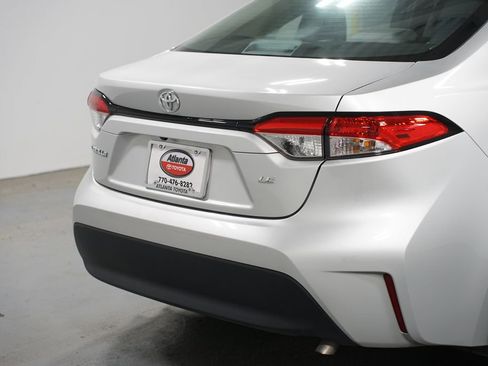 Certified 2025 Toyota Corolla LE FWD image 9