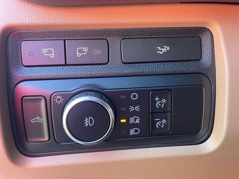 Certified 2024 Ford F250 Lariat w/ Chrome Package image 22