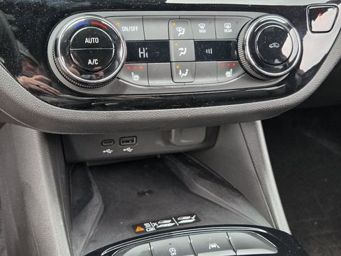 Used 2025 Buick Envista Sport Touring w/ Convenience I Package image 17