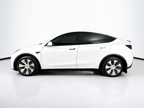 Used 2021 Tesla Model Y Long Range image 4