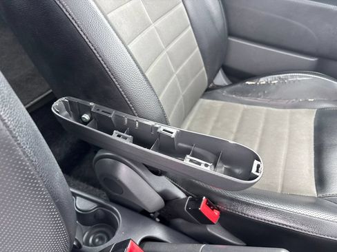 Used 2012 FIAT 500 Sport w/ Safety & Sound Pkg FWD image 32