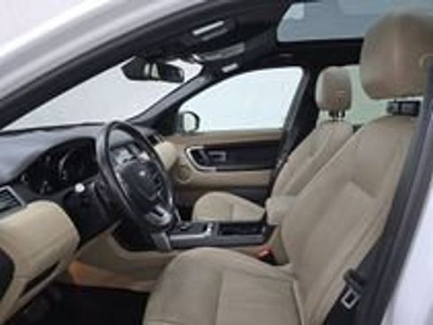 Used 2019 Land Rover Discovery Sport HSE AWD/4WD image 18