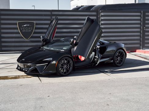 Used 2025 McLaren Artura Spider image 14