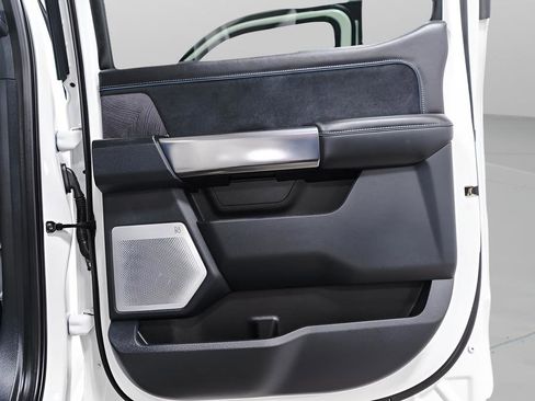 Used 2025 Ford F450 Platinum w/ FX4 Off-Road Package image 32