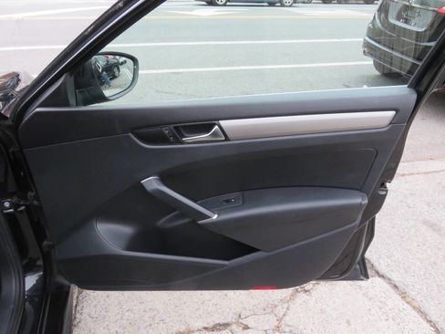 Used 2020 Volkswagen Passat 2.0T SE image 27