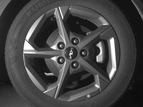 Used 2025 Kia K4 LXS image 13