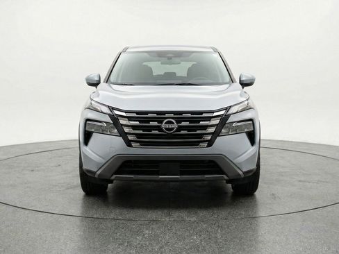 Used 2025 Nissan Rogue SV FWD image 2
