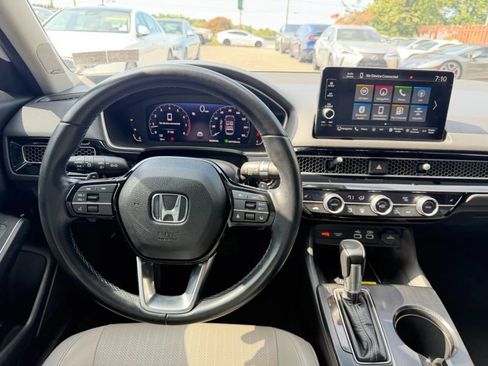 Used 2022 Honda Civic Touring image 19