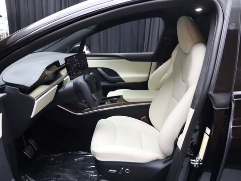 Used 2023 Tesla Model X image 53