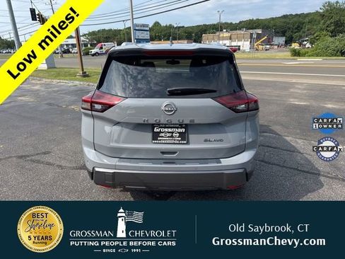 Used 2025 Nissan Rogue SL AWD/4WD image 6