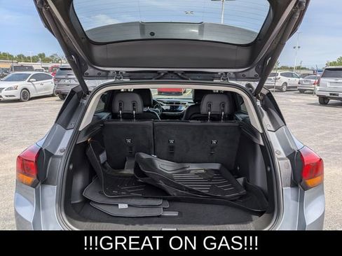 Used 2021 Buick Encore GX Essence w/ Experience Buick Package FWD image 18