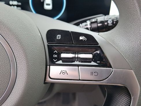 Certified 2024 Hyundai Elantra SEL image 21