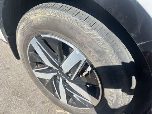 Used 2023 Kia Sorento EX w/ Panoramic Sunroof Package image 10