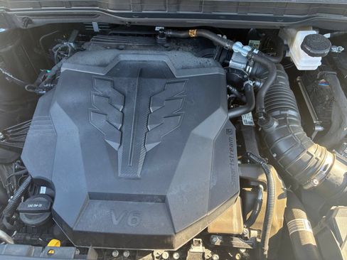 Used 2026 Kia Carnival FWD image 27