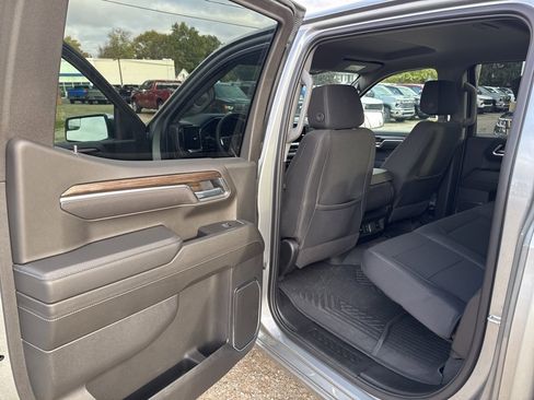 Used 2025 Chevrolet Silverado 1500 LT image 19