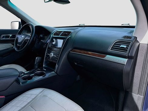 Used 2016 Ford Explorer Platinum AWD/4WD image 29